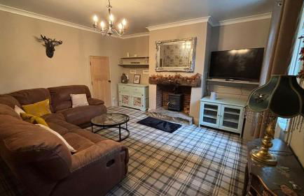 Two bedroomed Cosy cottage close to Wakefield and motorway networks Ideal for long stays and contractors - Foto 1