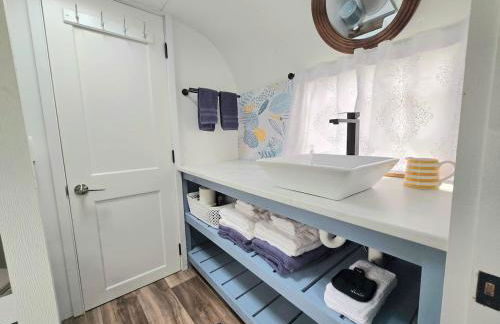 Waterfront Escape - Margie 1974 Silver Streak - Foto 9