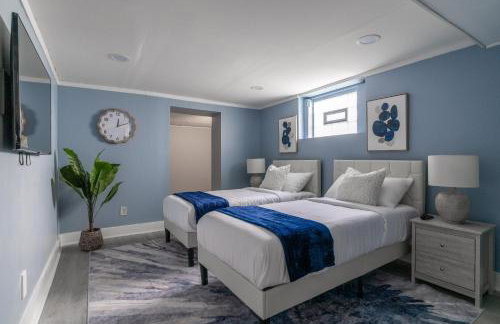 Luxury Short and Midterm Hyde Park Getaway - Photo 6