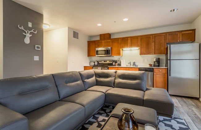 Domicile Suites at Elliott Bayview - Photo 11