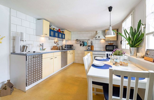 Romantic Holiday Home in Schleiden on the Village Square - Foto 13