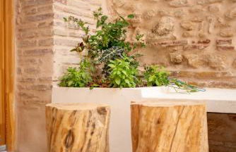 Design house with swimming pool near the sea - Photo 9