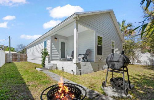 5 Minutes to Beach and Downtown Fire pit Grill - Foto 49