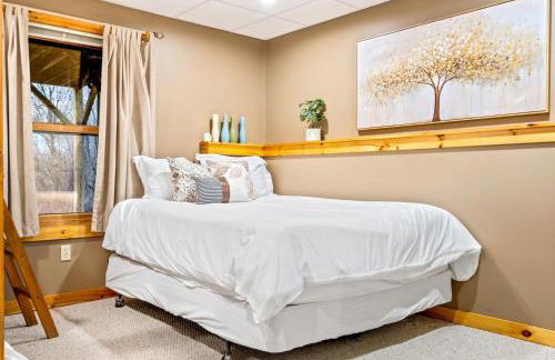 3 Mi to SR! Sleeps 25, Spacious, Hot Tub, Arcade! - Foto 46