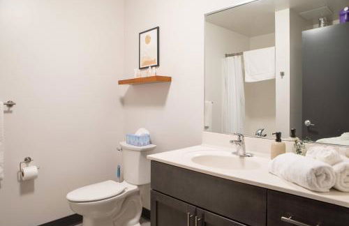 Deer District Studio Apt - One Block from Fiserv and Baird - Foto 12