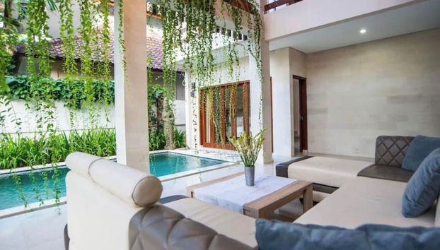 Huge Two Storey 4 Bed 4 Bath Villa With Pool Right in the Heart of Seminyak - Foto 5, Piscina