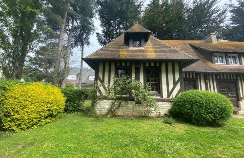 Chant des mouettes Maison rénovée spacieuse tout confort grand jardin belle terrasse aménagée parking 8 personnes 4 sdb 5 wc à 10 mn à pied de la mer Port en Bessin tous commerces restaurants proche Omaha Beach - Photo 32