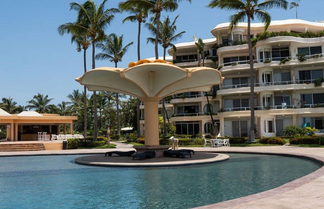 Ocean Front Condo With Pool Sleeps 6 Adults - Foto 32