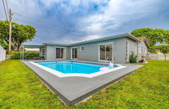 Villa 4BR Villa Private Pool BBQ Area Near Beach - Foto 1