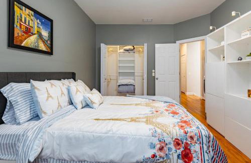 Windy City Getaway - 3BR 2BA Chicago Townhouse home - Photo 31