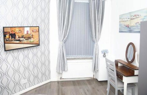 CHEADLE HOUSE HOLIDAYS - Foto 9