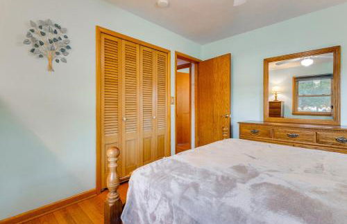 Antiquing and Fishing Riverfront Waupaca Home! - Foto 17