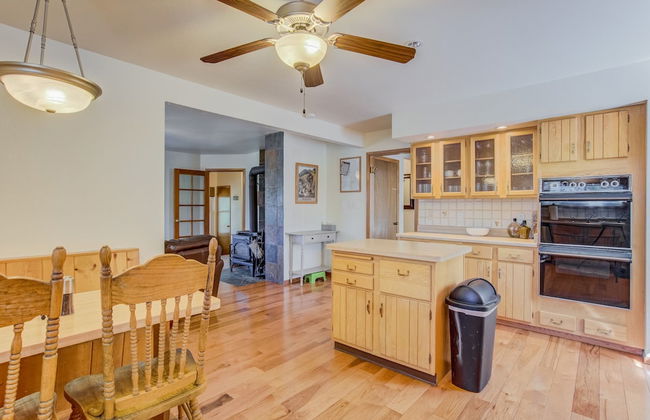 4 BR Country Home in Suburbs W/trails & Parks - Foto 17