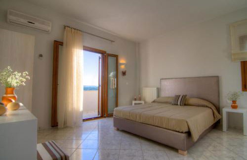 Antigoni Villa, Spacious Nature Retreat with Pool, By ThinkVilla - Foto 23