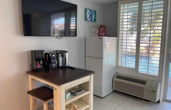 2 Bedroom Waterfront Pool Side! - Foto 64