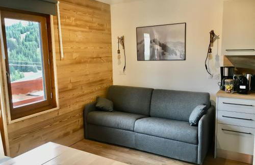 Skis aux pieds IN-OUT, Linge inclus, Parking et WIFI gratuits, proche du centre et tout confort, Mont Vallon Lodge Méribel Mottaret - Foto 2