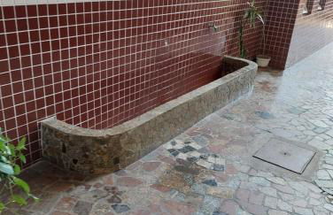 Apto frente à praia, aconchegante, vista lateral pro mar! - Foto 9