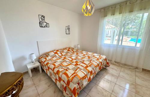 Villa Casa Lilo, en jardin grande,con una gran piscina, con pérgola y barbacoa - Foto 42