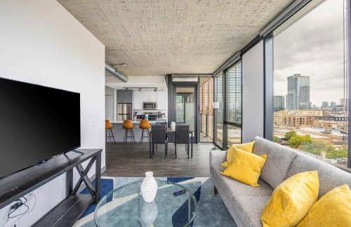 Freshly Minted 2BR - Elegance & Comfort in Central Chicago - Photo 3