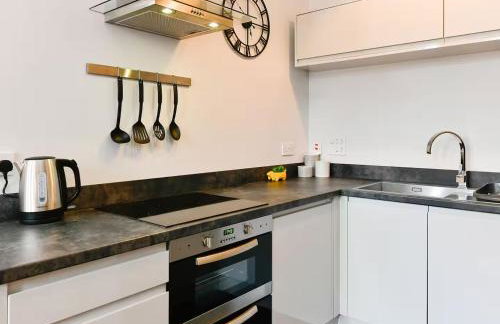 Beautiful 1 Bedroom Apartment in Newport Centre - Pass the Keys - Foto 4