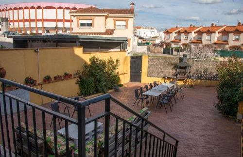 Ideal FAMILIAS hasta 15 Personas en San Martín de Valdeiglesias Madrid - Foto 6