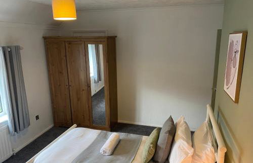 Montrose - Perfect Contractor Stay Own Driveway 3 bedrooms - Photo 11