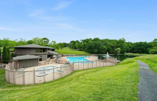 Golf Course Views w Fireplace & Resort Amenities - Foto 43