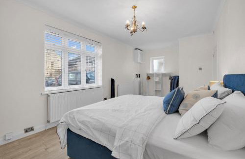 4 Bed House-Garden-Parking-15 min Elizabeth Line - Foto 28