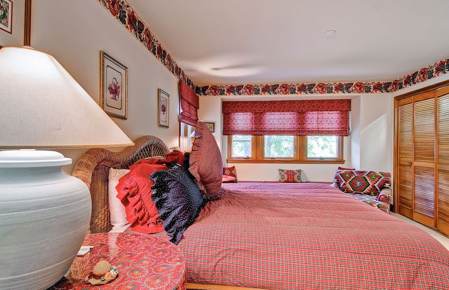 Highlands Area by East West Hospitality - Photo 51