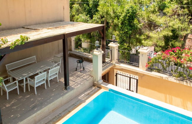 Enchanting Villa With Backyard in Cesme Near Beach - Foto 25