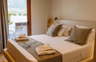 Trizonia Bay Hotel - Photo 3