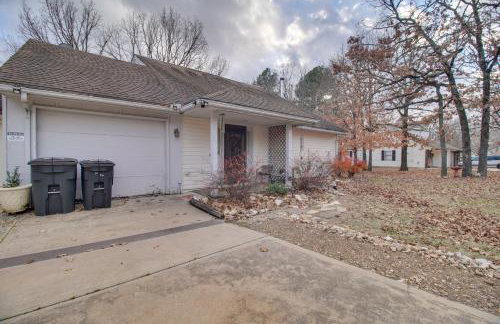 Tahlequah Duplex with Screened-in Porch and Fire Pit! - Foto 35