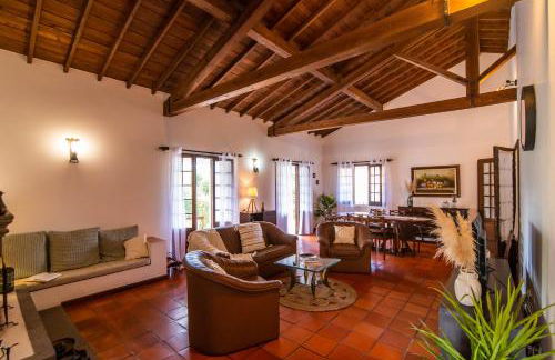 Casa do Pinheiro with shared swimming pool - Photo 3