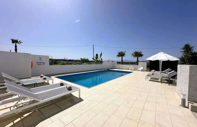 Lilu Villa 2 With Private Pool - Photo 26