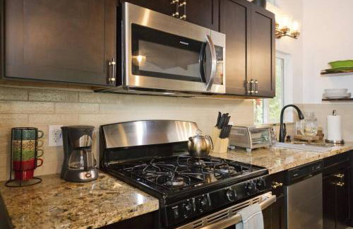 Romantic Retreat, Relax at Hot-tub, Indoor & Outdoor shower, firepit, 5 min to Hawaii Volcano park - Foto 38