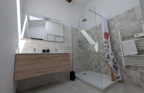 ColorChic 3 étoiles - Parking Privé Terrasse Clim - 120m2 Plein centre - Foto 17