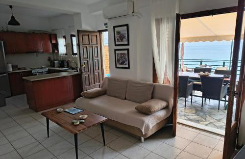 Kamari Guesthouse - Photo 48