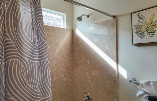 Relaxing Vegas Stay with BBQ & Games - Foto 37