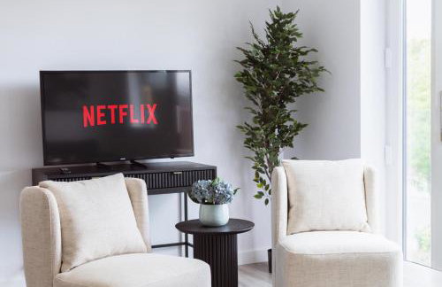 Stylish new-build, free parking, 20-minute walk to city centre - Photo 14