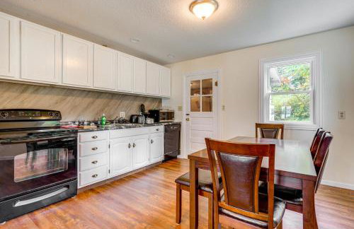 Webster Lake Home with Patio about 3 Mi to Town! - Foto 3