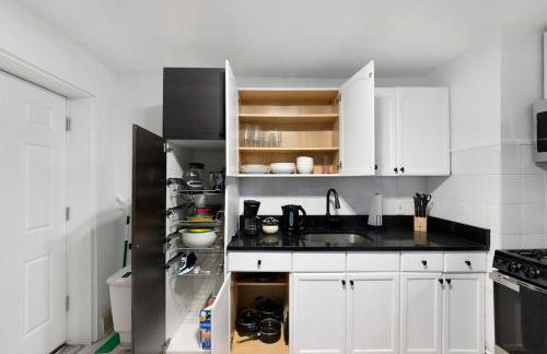 Stylish City Retreat Mins to Manhattan via PATH The Square - Foto 19