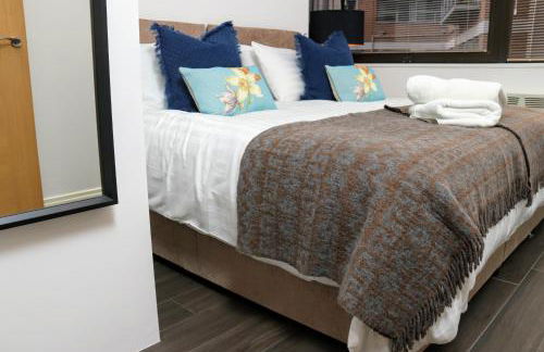 Aisiki Living at Upton Road, Multiple 1, 2, or 3-Bedroom Apartments, King or Twin Beds with Free WiFi & Parking Space - Foto 114