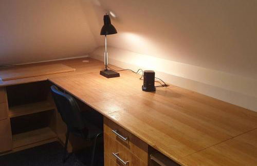 Luxury London House Sleeps x 16, Free Parking, Free Wifi, Garden Patio, Close to tube line easy access to Central London - Foto 55