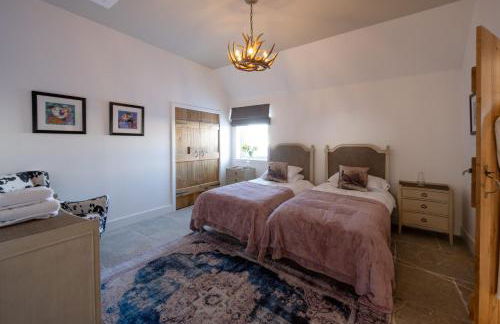 Merlin Steading with hot tub - Photo 11