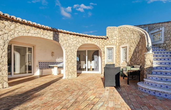 Golfinhos Magnificent Spacious 5 Bedroom Villa - Foto 32