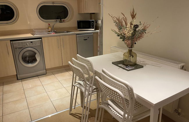 Free Parking Near City Centre & Stadium Sleeps 6-8 - Foto 16