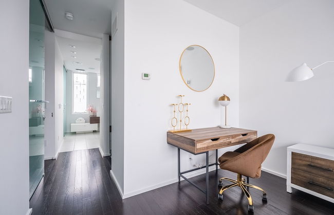 Luxury 4BR Townhouse in Downtown Toronto - Photo 13