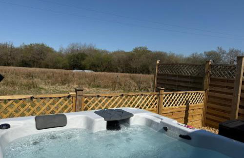 Luxury Glamping Pods with private Hot Tubs - Dog Friendly - Foto 25