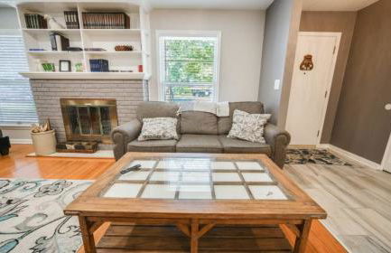 Spacious 3-BR Retreat Near Louisville Attractions - Photo 9