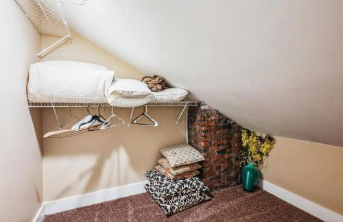 The Cozy Nest Near Wilder Park home - Foto 25